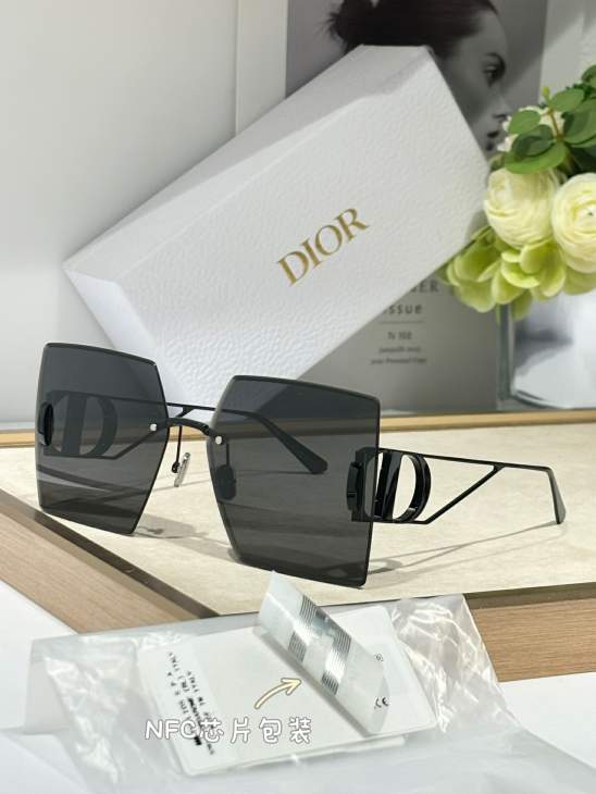 Picture of Dior Sunglasses _SKUfw76705645fw
